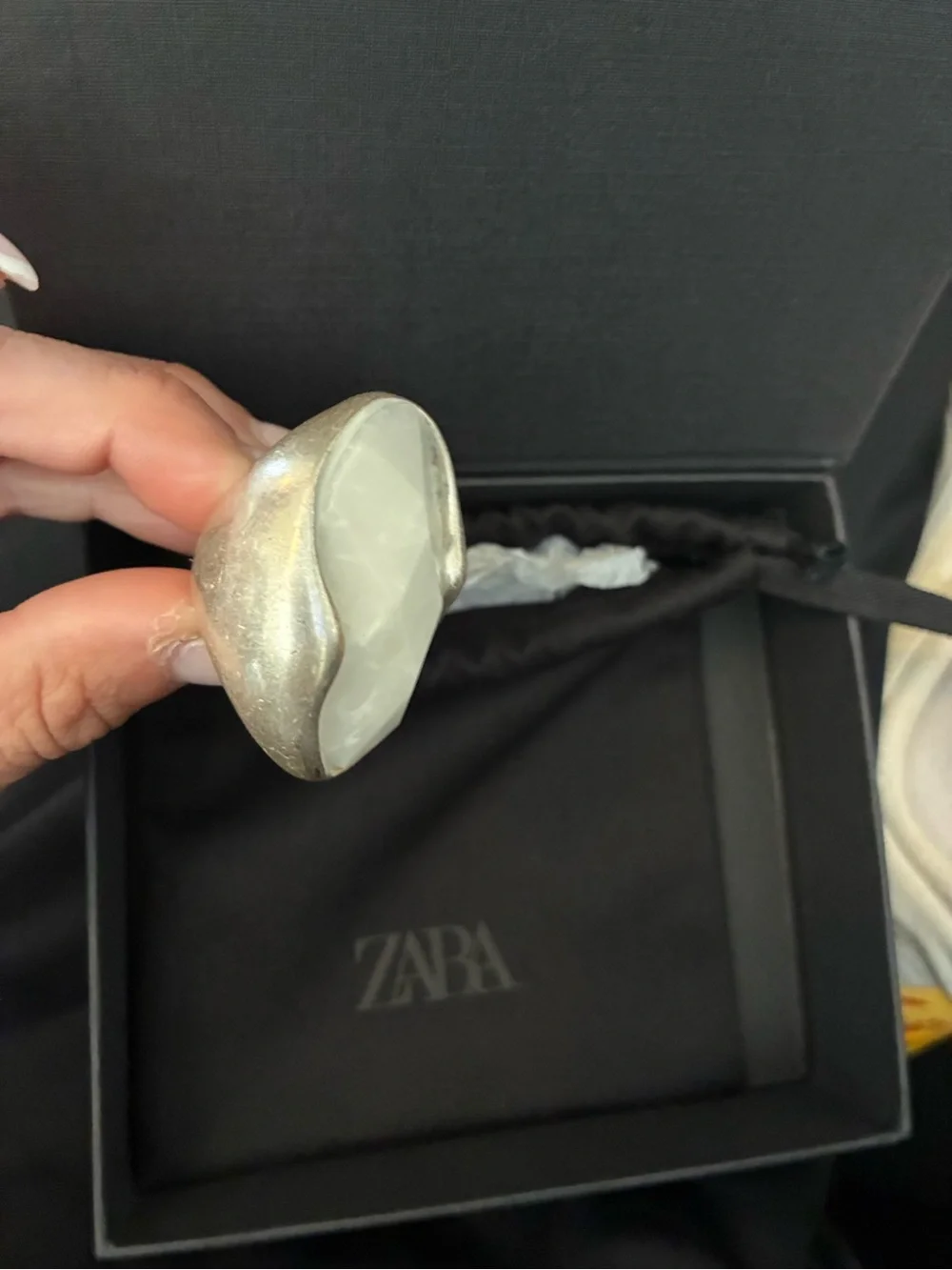Zara NWOT white maxi stone ring silver